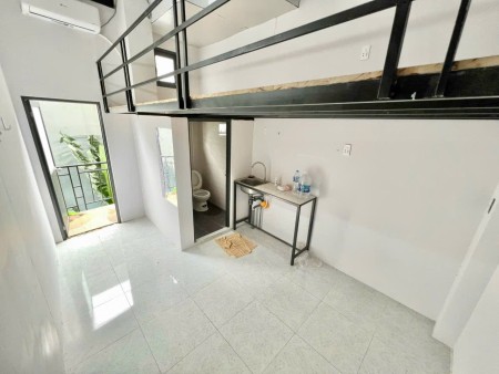 Cho thuê phòng có gác 28m2 ban công đón nắng , khu an ninh tốt ngay Đặng Thuỳ Trâm, gần Văn Lang CS3