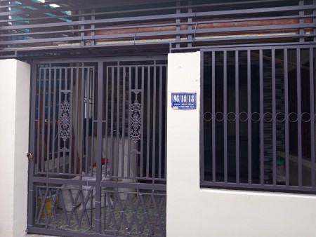 Nhà nguyên căn trong hẻm TCH36, Q.12, Dt 76m2, có gác. 2 PN + 2 máy lạnh, 2 toilet, 1 máy giặt.