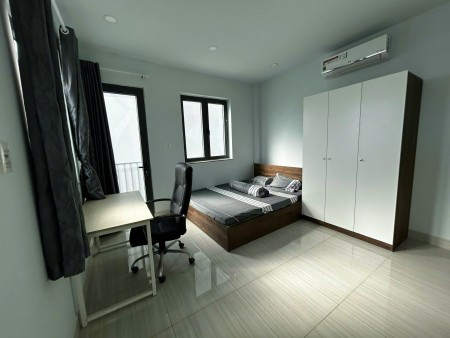Căn hộ Full nội thất cửa sổ ban công thoáng mát gần Sân bay , Khu công nghiệ Tân Bình