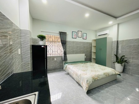 TRỐNG SẴN CĂN HỘ STUDIO CỬA SỔ LỚN - Full Nội Thất - Thang Máy - DƯỚI 6TR - GẦN Học Viện Cán Bộ, FTU