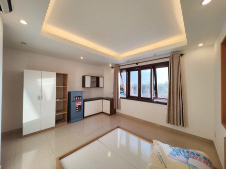 Phòng mới rộng thoáng Ban công cửa sổ tùy nhu cầu