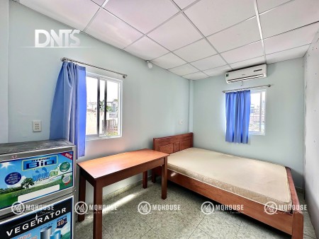 Phòng 35m2 tách bếp gần Hàng Xanh, Bình Thạnh, có thang máy, hầm xe rộng, sạch sẽ, an ninh