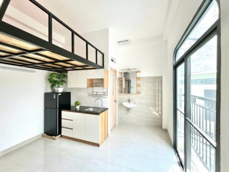 Cho Thuê Phòng Có Gác-Ban công siêu thoáng-Full nội thất giá chỉ 5xxx gần UTH, Hutech, FTU2, UEF