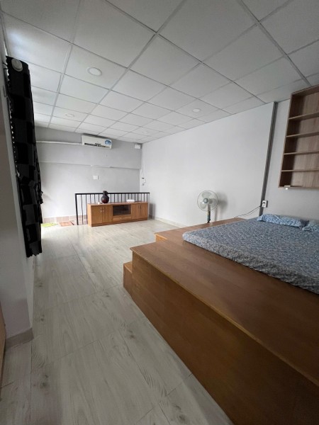 Ảnh 2 - Full Nội Thất Cao Cấp, Nhà Xe Để Được 4 Xe, Ngay Cầu Bông…