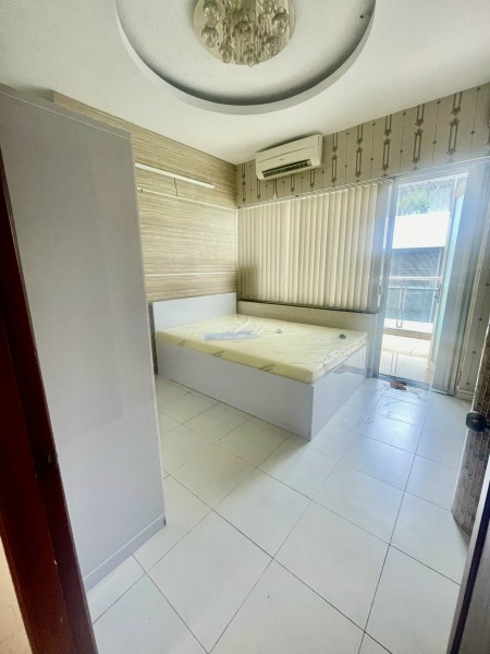 CHO THUÊ PHÒNG STUDIO BAN CÔNG RỘNG .DT 30M2. TRẦN HƯNG ĐẠO QUẬN1. GIÁ 5,5TR