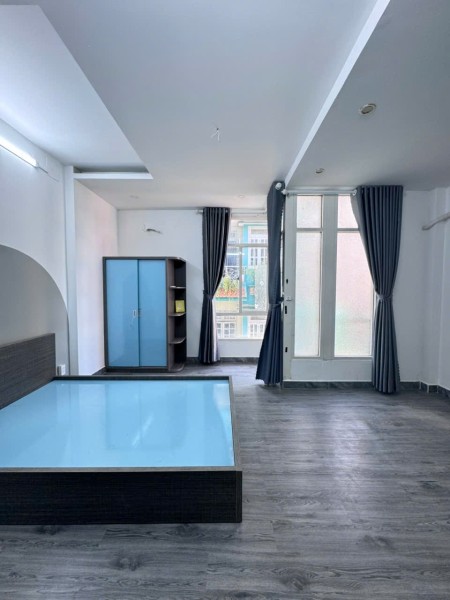Cho thuê căn hộ dịch vụ Studio ban công – gần sân bay Tân Sơn Nhất, Etown, chợ Hoàng Hoa Thám
