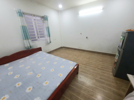 Phòng trọ - Đường Tô Hiệu, Quận Tân Phú - Nội thất đầy đủ, có cửa sổ
