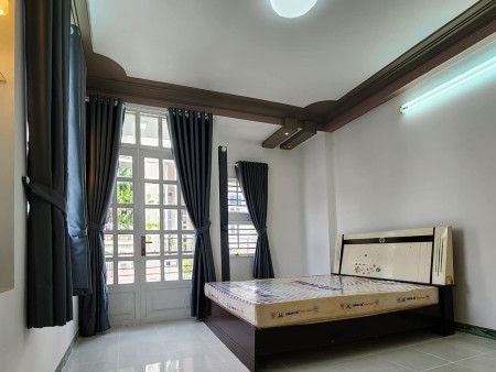Phòng Ban công Hẻm 32 Đường số 7 Công nghệ cao, FPT 27m2 Chỉ 2 tr 6