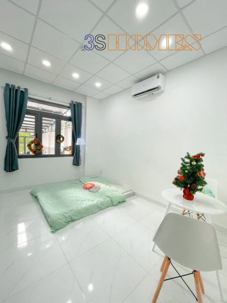 PHÒNG NGAY TRỆT CỬA SỔ TRỜI MỚI XÂY gần NTTU 