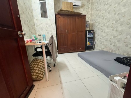 CẦN PASS LẠI PHÒNG NGAY TRẦN HƯNG ĐẠO QUẬN 1 20M2 CÓ NỘI THẤT . GIÁ 3.5TR