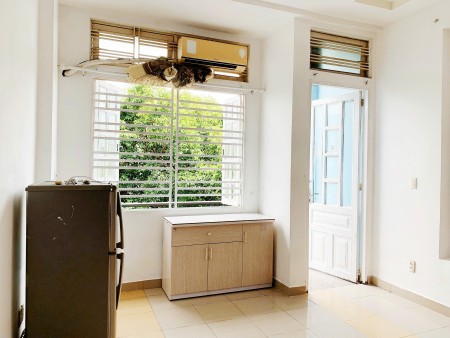 CHÍNH CHỦ CHO THUÊ, QUẬN BÌNH THẠNH, SÁT TRƯỜNG ĐH CÔNG NGHIỆP, VĂN LANG. TRƯỚC NHÀ LÀ CÔNG VIÊN