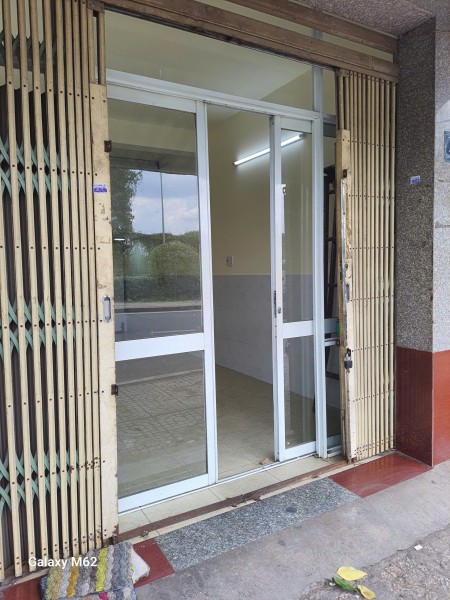 CHO THUÊ MẶT BẰNG, KINH DOANH, BUÔN BÁN LÀM VĂN PHÒNG. 28 M2 , 6,5 TRIỆU. TRÊN MẶT ĐƯỜNG LỚN TÂN SƠN