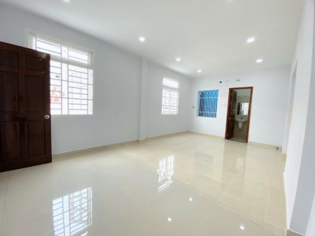 Căn hộ 35m2 cửa sổ to - tiện đi VHU . HUIT , HVHK
