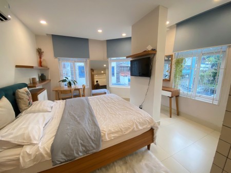 Cho thuê căn hộ full nội thất mới hiện đại ở Tân Bình, cửa sổ rộng siêu thoáng