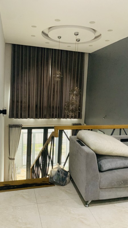 Tìm 1-2 bạn nữ ở ghép. Nhà đẹp, có tầng lửng, máy lạnh, tủ bàn ghế đầy đủ