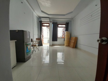 Cho Thuê Phòng Trọ Gò Vấp – BC Thoáng, Full Nội Thất, Gần Khu PM Quang Trung, ĐH FPT