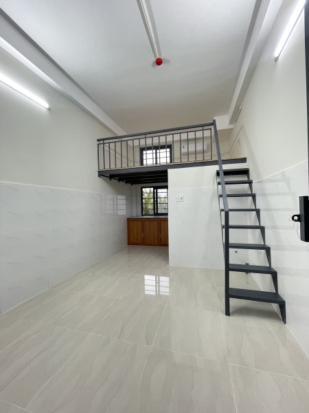 Cho Thuê Phòng Mới 25m2- Có Gác Máy Lạnh Mới - Ngay Lê Văn Việt - Gần ĐH GTVT