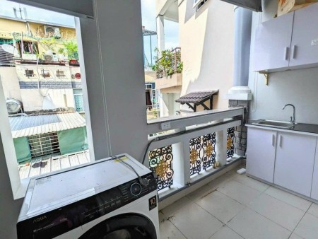 Cho Thuê Căn Hộ 2PN + Ban Công Tách Bếp 50m2 - Phan Xích Long ️
