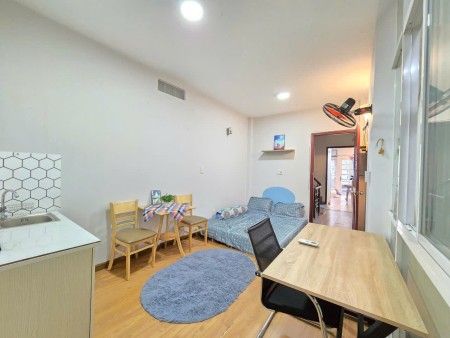 Cho thuê phòng gần ĐH Kiến Trúc Q3 đường Lý Chính Thắng 25m2 chỉ 500m tới Cầu Kiệu ,đầy đủ nội thất