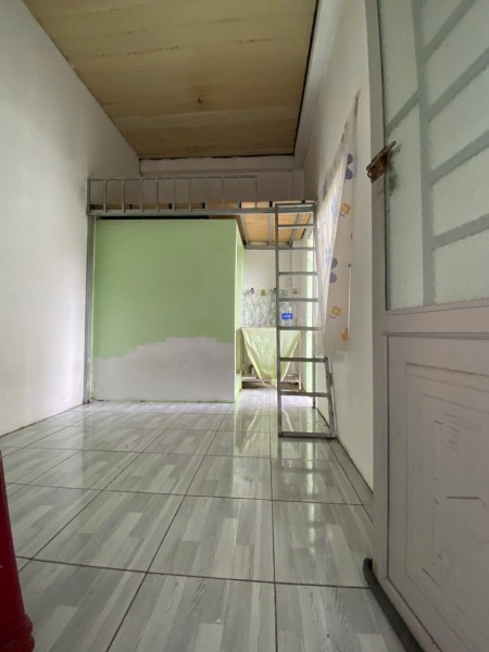 PHÒNG TRỌ BAN CÔNG + GÁC + MÁY LẠNH , WC TRONG PHÒNG Q3 GIÁ RẺ