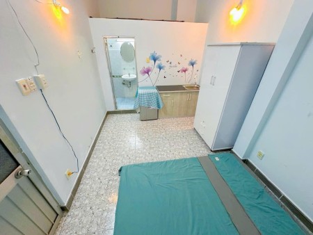 CHO THUÊ PHÒNG TRỌ HẺM XE HƠI 50M đến LÊ VĂN SỸ Quận 3