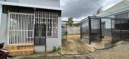 cho thuê nhà 3 phòng ngủ - DT 54m2 - và đất trống sát bên DT 110m2