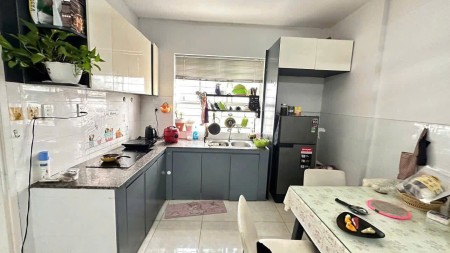 Chung cư 10A Trần Nhật Duật, Quận 1: 70m2, 2p ngủ, NTCB, 12tr/th