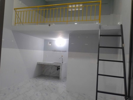 Phòng trọ diện tích 20m2 + gác đúc 10m2. Sạch sẽ, an ninh, lối đi rộng 3m thông thoáng.