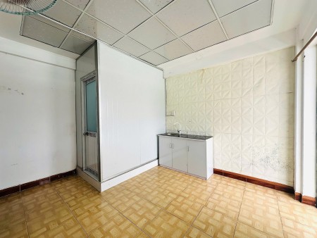 PHÒNG BANCOL MÁY LẠNH MỚI , NGAY CHỢ HANH THÔNG TÂY 3.2 TR
