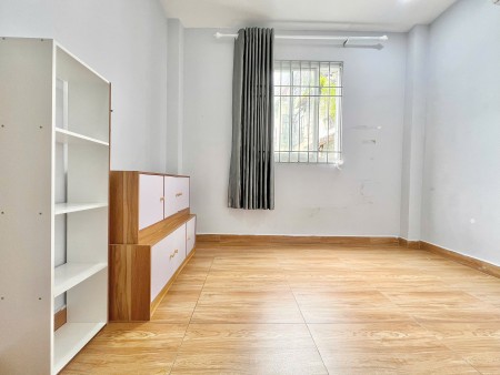 Cho Thuê Phòng Full Nội Thất , Cửa Sổ Thoáng , Gần Phố Đi Bộ Bùi Viện , Ngã Sáu Cộng Hoà