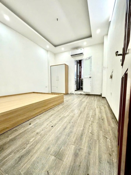 Cần cho thuê phòng trọ khép kín nóng lạnh đầy đủ, gần chợ, tầng 2, địa chỉ ngõ 94 Tân Mai