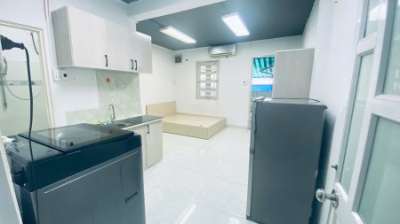 Cho Thuê Phòng Trọ Full Nội Thất Có Ban Công Rộng, Gần Trung Tâm Q1, Q3, Phú Nhuận