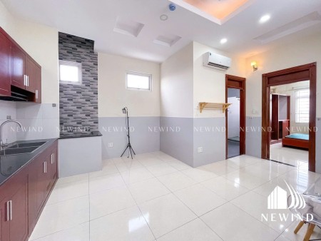  Phòng 1PN rộng rãi, thoáng mát, đã trang bị nội thất cơ bản, dọn vào ở ngay.