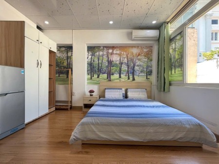Căn Hộ Cao Cấp Full Nội Thất, Cửa Sổ Thoáng Gần Ngã Tư Hàng Xanh