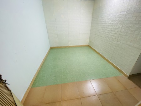 Phòng cho thuê .Đường Điện Biên Phủ (ngay cầu Điện Biên Phủ). 2 triệu/tháng.