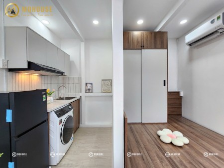STUDIO tách bếp , nội thất như hình , có máy giặt riêng , BANCOL , cửa sổ lớn , giáp Quận 3
