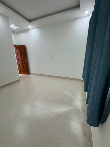 Cho thuê phòng trọ mới gần chợ thủ đức + làng đại học
