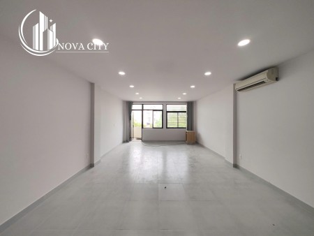 Siêu rộng 60m2 Đúng hình đúng giá ngay mặt tiền đường Phạm Hùng