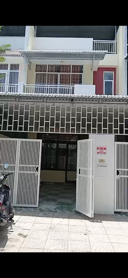 CHO THUÊ NHÀ NGUYÊN CĂN NGAY KĐT. VSIP Quảng Ngãi. 4 phòng, 5 toilet, chỉ 10tr. Ở ngay.