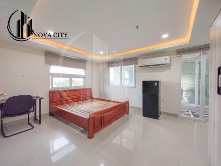 Mới trống Cửa sổ rộng thoáng Nội thất đầy đủ