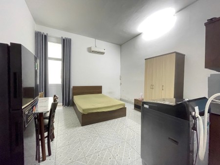 Phòng ban công lớn, máy giặt riêng ở 3 tháng 2 quận 10 gần cầu vượt, nhà thi đấu Phú Thọ, bệnh viện