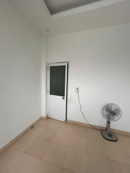 Cho thuê 2 phòng có máy lạnh, nội thất giá 3 triệu;KHÔNG NT 2.5 triệu.