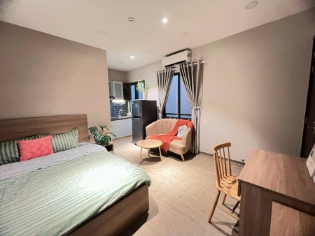 TRỐNG SẴN PHÒNG STUDIO THANG MÁY, NGAY NƠ TRANG LONG.