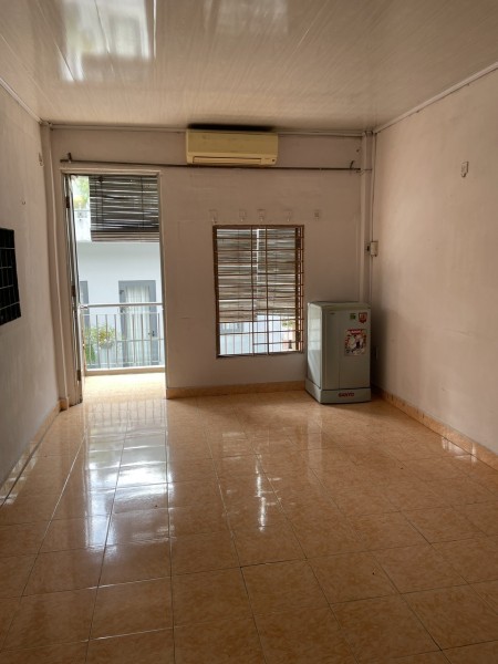 Cho nữ thuê phòng nguyên lầu 3, lối đi riêng tại hẻm 453 Lê Văn Sỹ, Q3 (cách đường chính 30m)