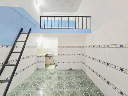 Phòng Mới Thoáng Ngay Cầu Linh Xuân zá rẻ Giờ tự Do Cửa Vân Tay nhà xe