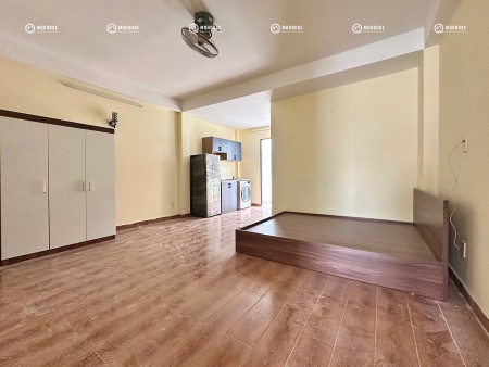 STUDIO BAN CÔNG SIÊU RỘNG - MÁY GIẶT RIÊNG - GẦN ETOWN CỘNG HÒA ,CHỢ HOÀNG HOA THÁM