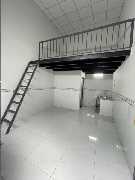 PHÒNG MỚI XÂY 100% CÓ MÁY LẠNH ngay 359 ĐỖ XUÂN HƠP - CAO ĐẲNG KỸ NGHỆ II - 27m2 GÁC CAO - FREE XE