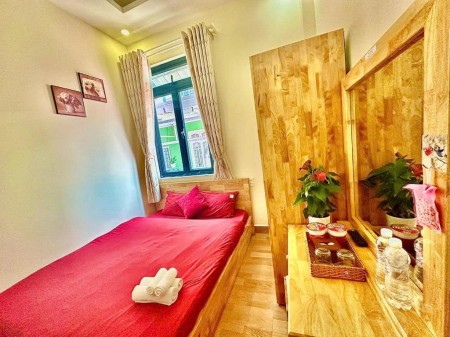  CHO THUÊ KHÁCH SẠN MẶT TIỀN THI SÁCH – GẦN CHỢ ĐÊM ĐÀ LẠT 