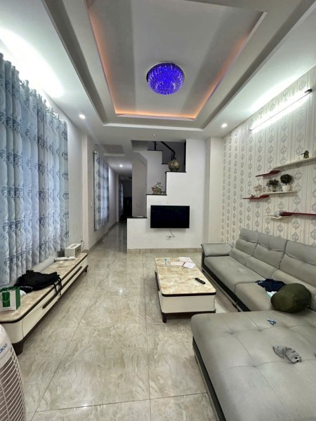 Nhà Nguyên Căn - Hiệp Bình - 1 Trệt - 2 Lầu - 3PN - 2MT