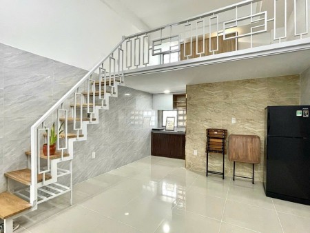 Cho thuê căn hộ Quận 7 có gác cao diện tích rộng full nội thất mặt tiền đường lớn